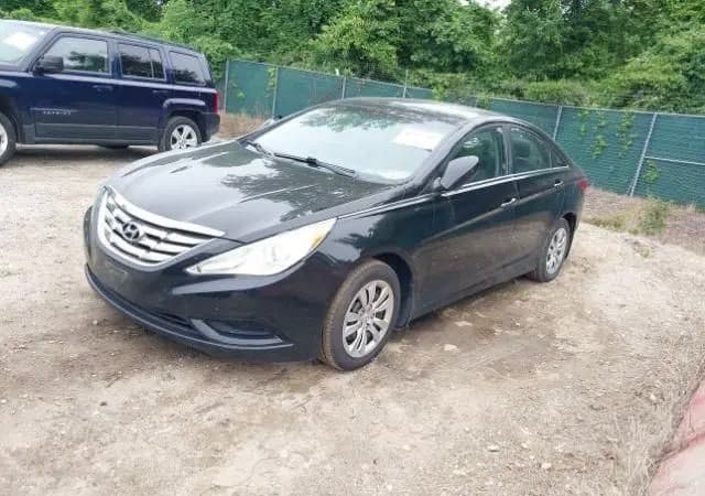 5NPEB4AC8BH239639 HYUNDAI Sonata 2011