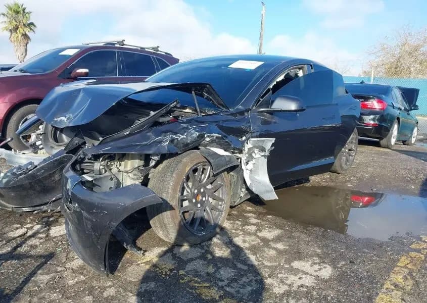 5YJ3E1EA7RF737121 TESLA Model 3 2024