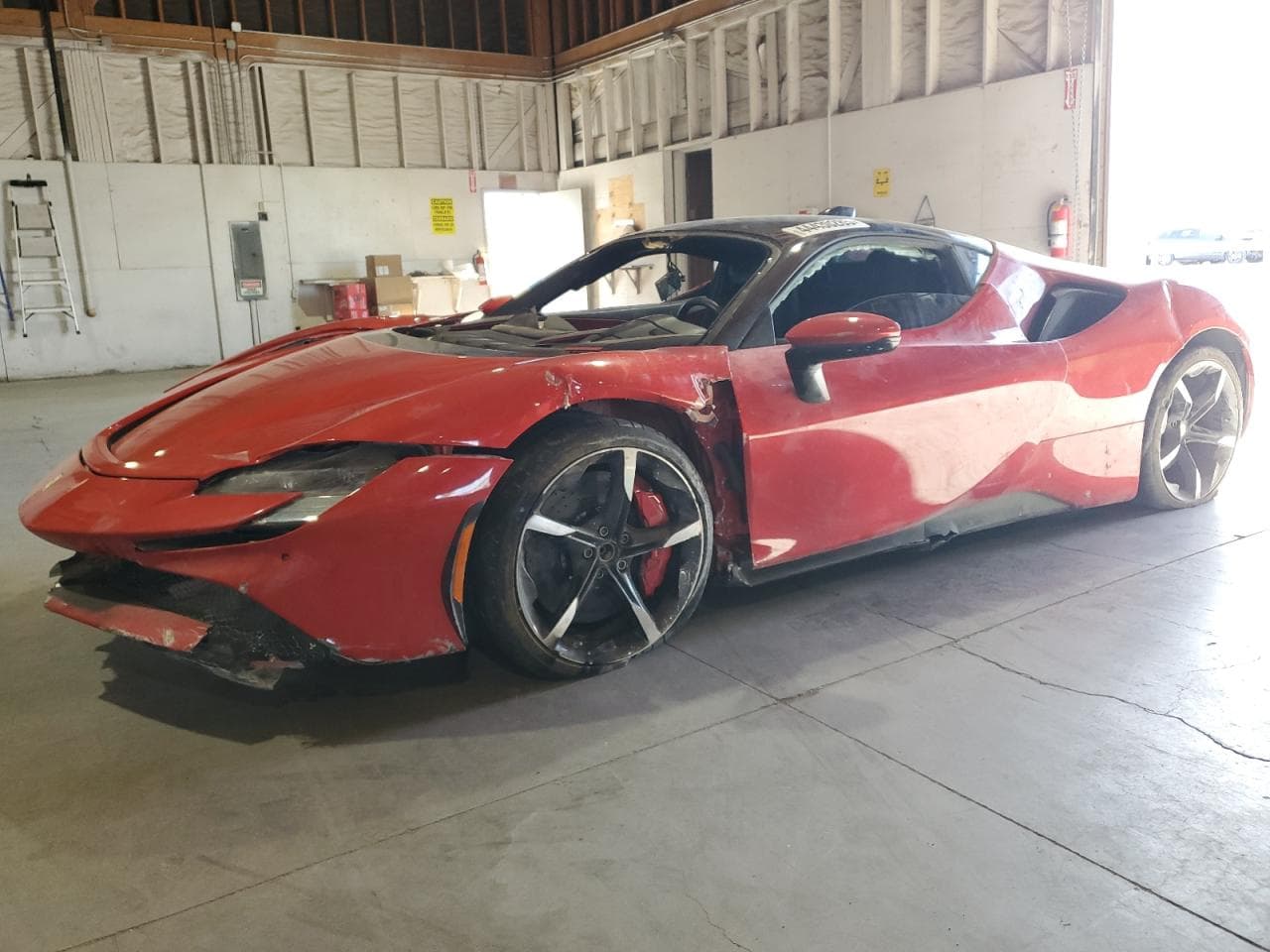 ZFF95NLA8M0263161 FERRARI SF90 2021
